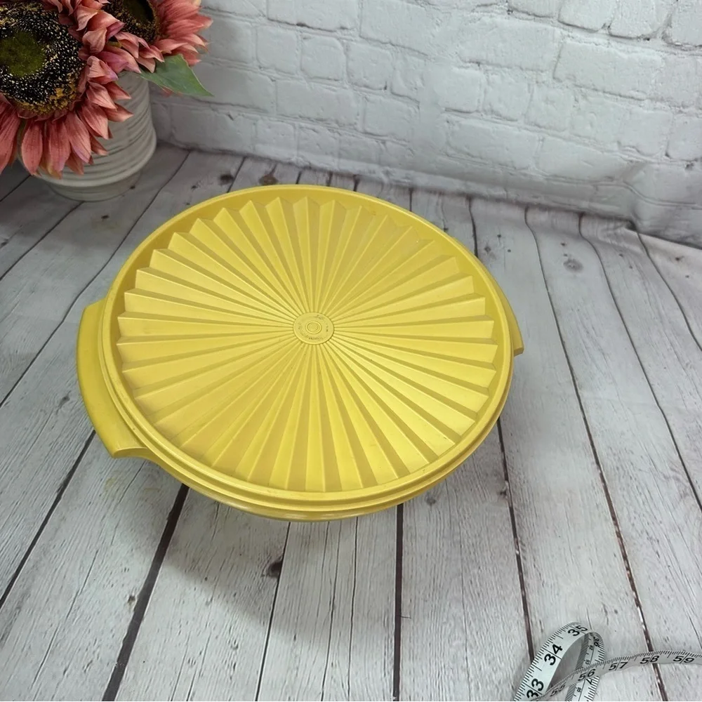 vintage tupperware harvest gold Mixing Bowl with Lid